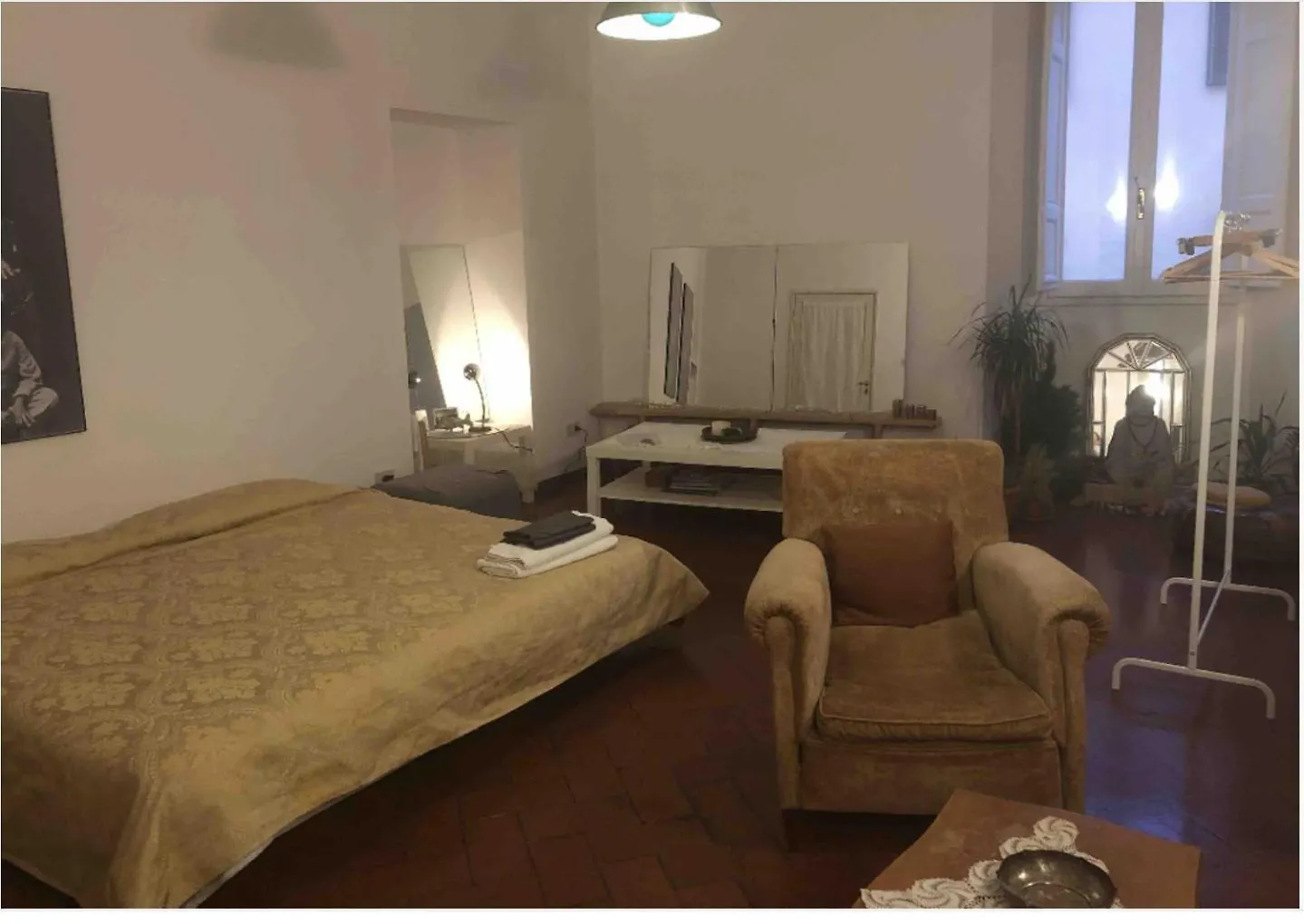 Large Room In Antique Building In Santo Spirito Florence 0*,